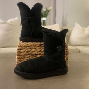 Bailey Button UGGs Short Black Women's Size 7